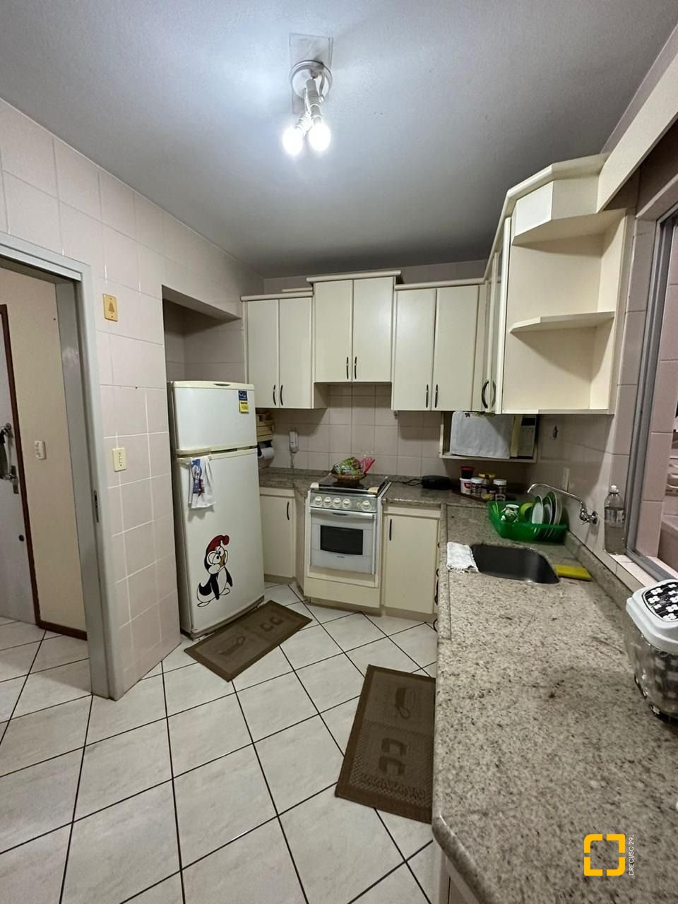 Apartamento com 55m², 1 quarto, no bairro Coqueiros em Florianópolis