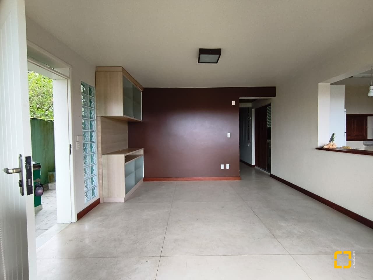 Casa com 224m², 8 quartos (sendo 2 suítes), 5 garagens, no bairro Agronômica em Florianópolis