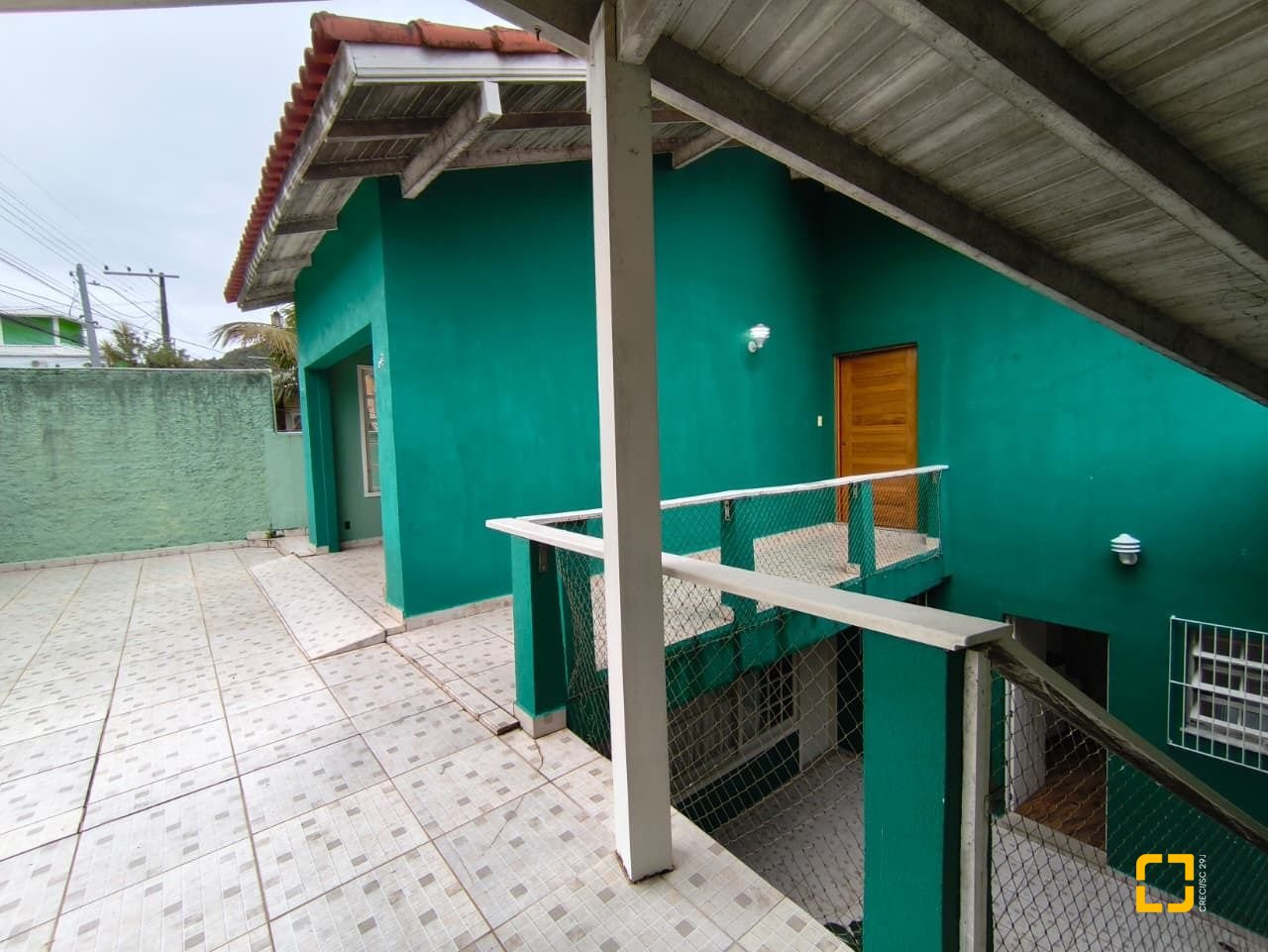 Casa com 224m², 8 quartos (sendo 2 suítes), 5 garagens, no bairro Agronômica em Florianópolis
