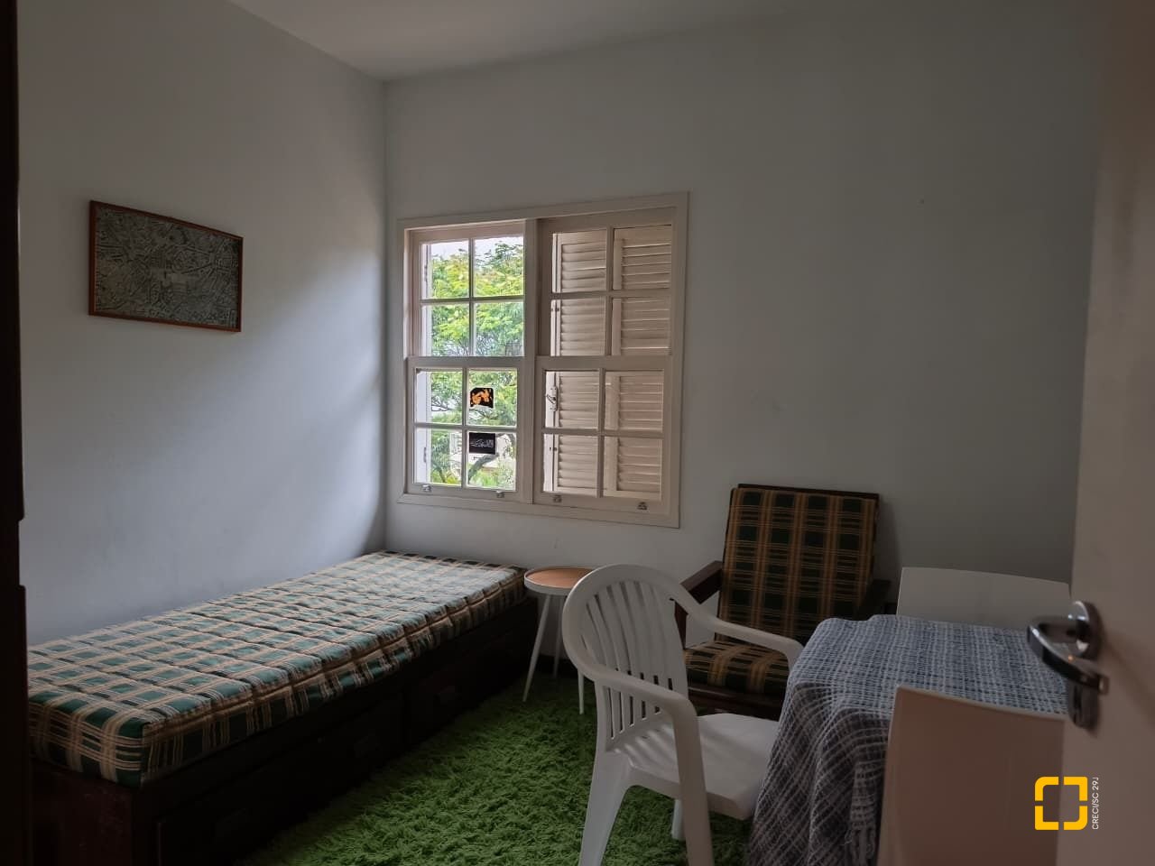 Casa com 224m², 8 quartos (sendo 2 suítes), 5 garagens, no bairro Agronômica em Florianópolis