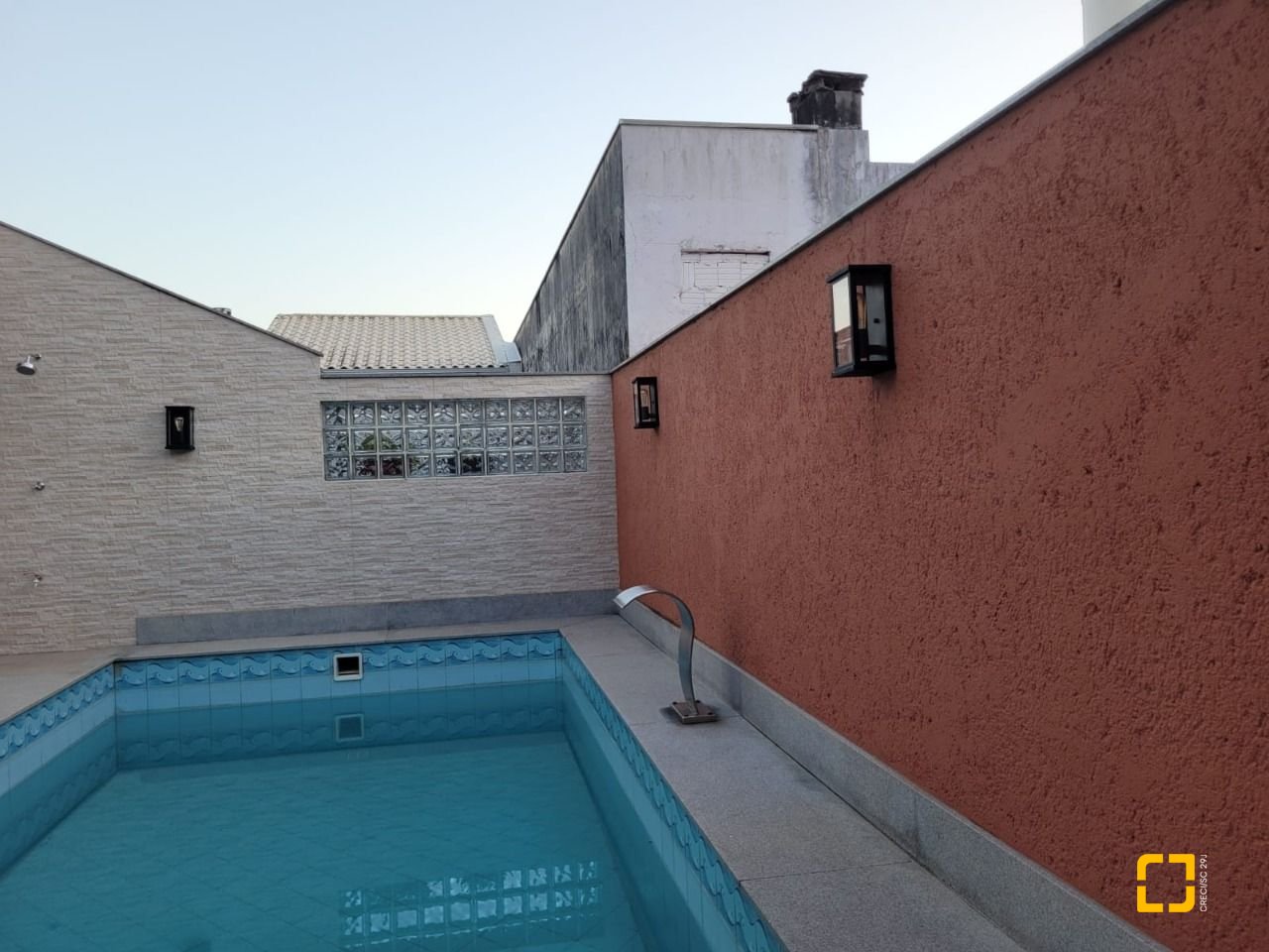 Casa com 232m², 5 quartos (sendo 1 suíte), 4 garagens, no bairro Saco dos Limões em Florianópolis