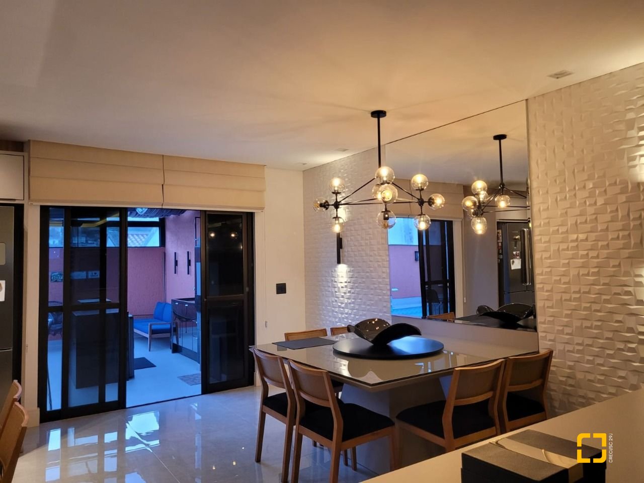 Casa com 232m², 5 quartos (sendo 1 suíte), 4 garagens, no bairro Saco dos Limões em Florianópolis
