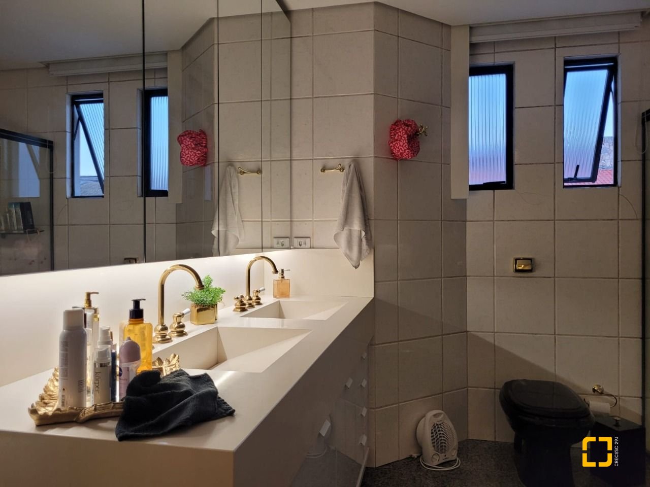Casa com 232m², 5 quartos (sendo 1 suíte), 4 garagens, no bairro Saco dos Limões em Florianópolis