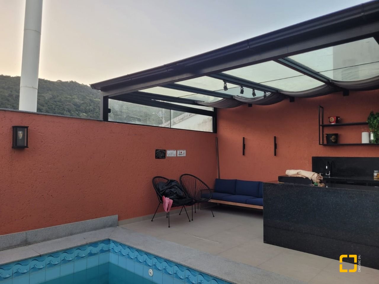 Casa com 232m², 5 quartos (sendo 1 suíte), 4 garagens, no bairro Saco dos Limões em Florianópolis
