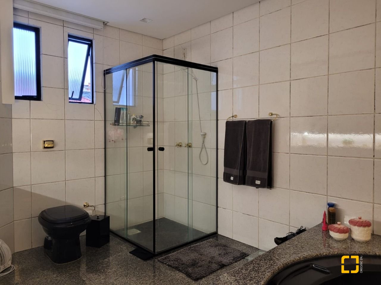 Casa com 232m², 5 quartos (sendo 1 suíte), 4 garagens, no bairro Saco dos Limões em Florianópolis