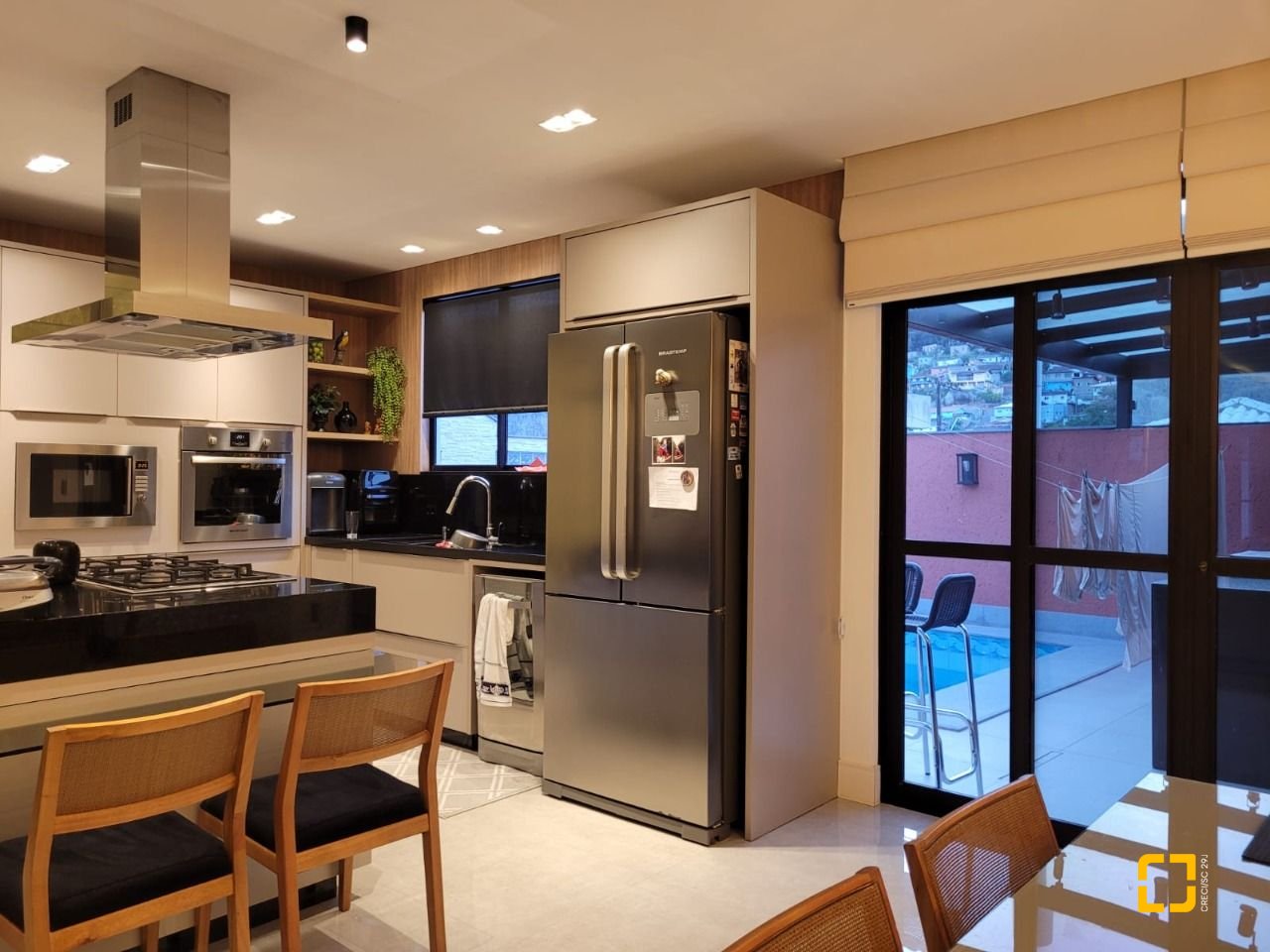 Casa com 232m², 5 quartos (sendo 1 suíte), 4 garagens, no bairro Saco dos Limões em Florianópolis