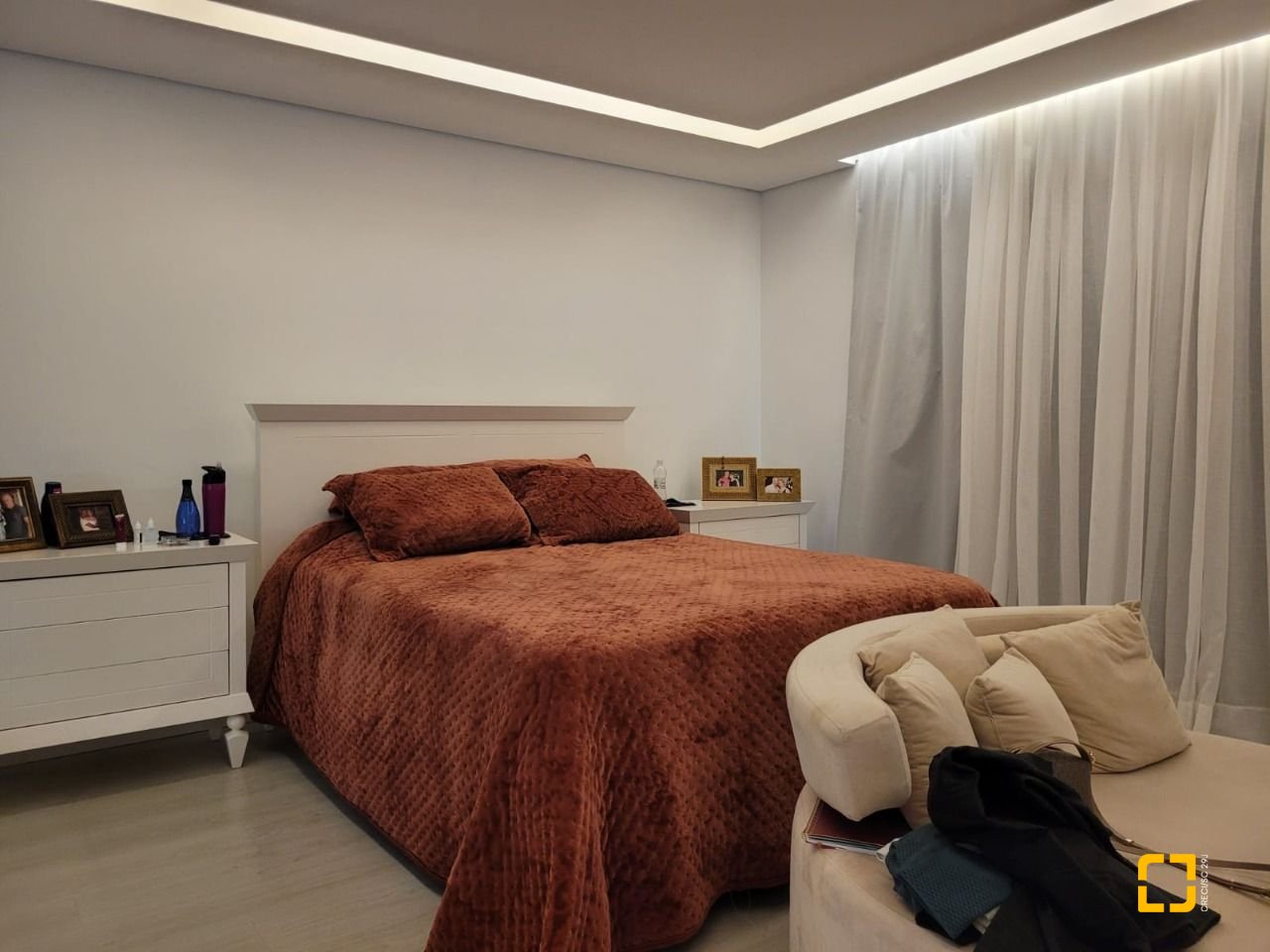 Casa com 232m², 5 quartos (sendo 1 suíte), 4 garagens, no bairro Saco dos Limões em Florianópolis
