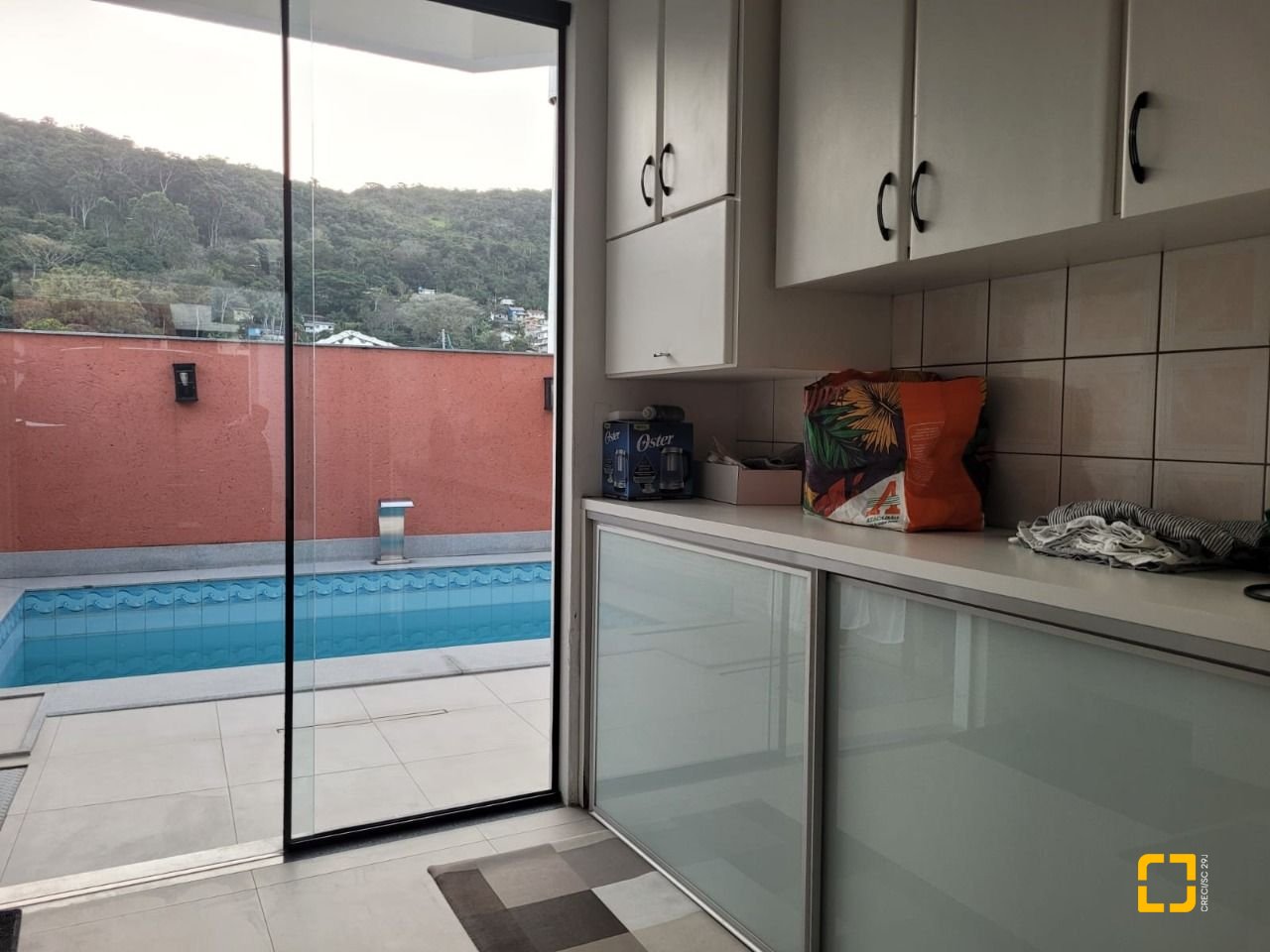 Casa com 232m², 5 quartos (sendo 1 suíte), 4 garagens, no bairro Saco dos Limões em Florianópolis