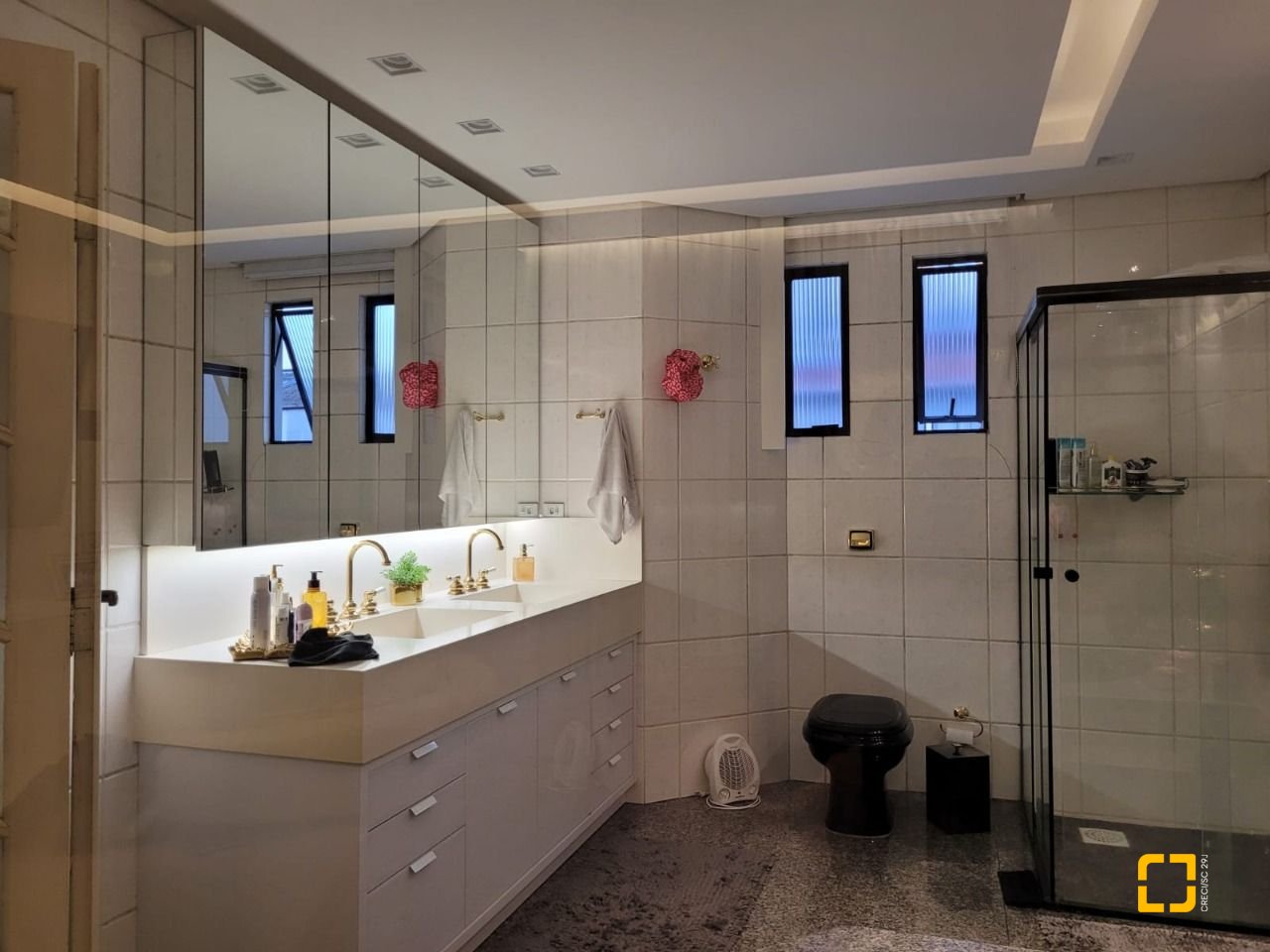 Casa com 232m², 5 quartos (sendo 1 suíte), 4 garagens, no bairro Saco dos Limões em Florianópolis
