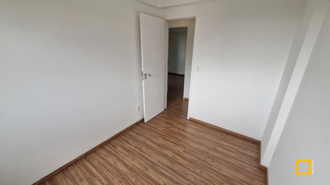 Apartamento com 79m², 4 quartos (sendo 1 suíte), 2 garagens, no bairro Córrego Grande em Florianópolis