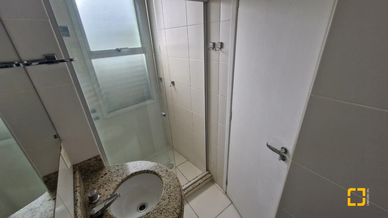 Apartamento com 79m², 4 quartos (sendo 1 suíte), 2 garagens, no bairro Córrego Grande em Florianópolis