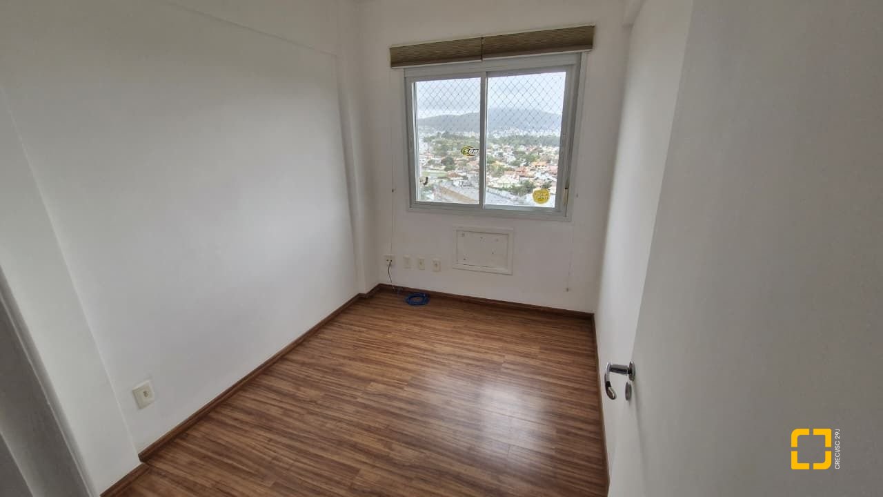 Apartamento com 79m², 4 quartos (sendo 1 suíte), 2 garagens, no bairro Córrego Grande em Florianópolis