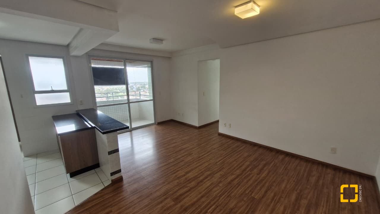 Apartamento com 79m², 4 quartos (sendo 1 suíte), 2 garagens, no bairro Córrego Grande em Florianópolis