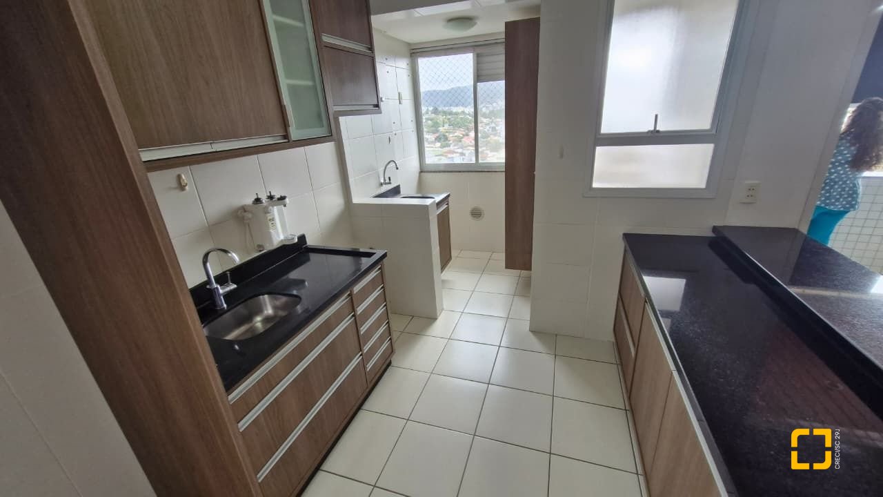 Apartamento com 79m², 4 quartos (sendo 1 suíte), 2 garagens, no bairro Córrego Grande em Florianópolis