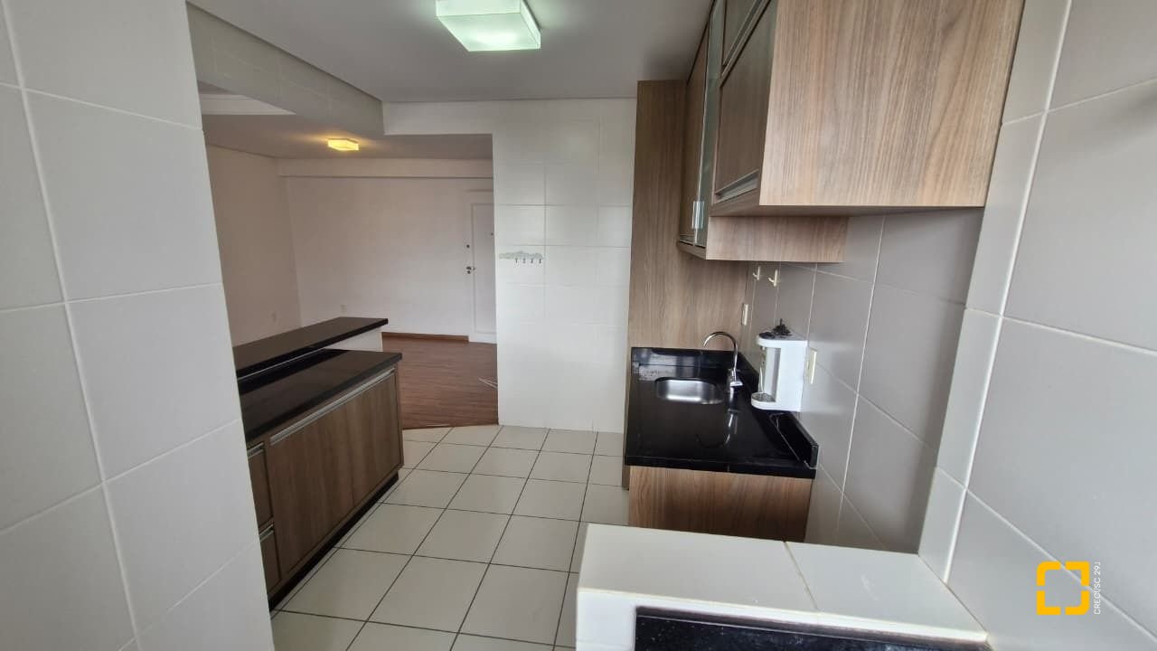 Apartamento com 79m², 4 quartos (sendo 1 suíte), 2 garagens, no bairro Córrego Grande em Florianópolis