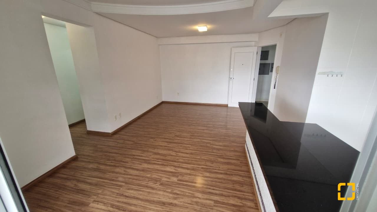 Apartamento com 79m², 4 quartos (sendo 1 suíte), 2 garagens, no bairro Córrego Grande em Florianópolis