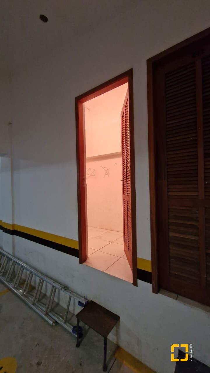 Apartamento com 79m², 4 quartos (sendo 1 suíte), 2 garagens, no bairro Córrego Grande em Florianópolis