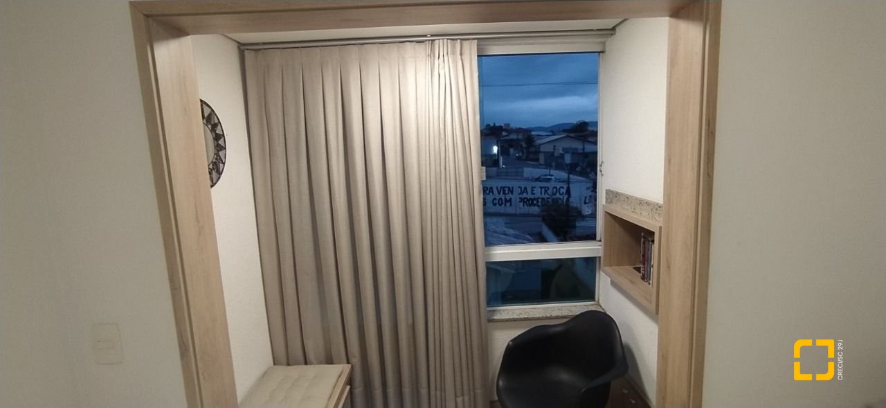 Apartamento com 74m², 3 quartos (sendo 1 suíte), 1 garagem, no bairro Forquilhinhas em São José
