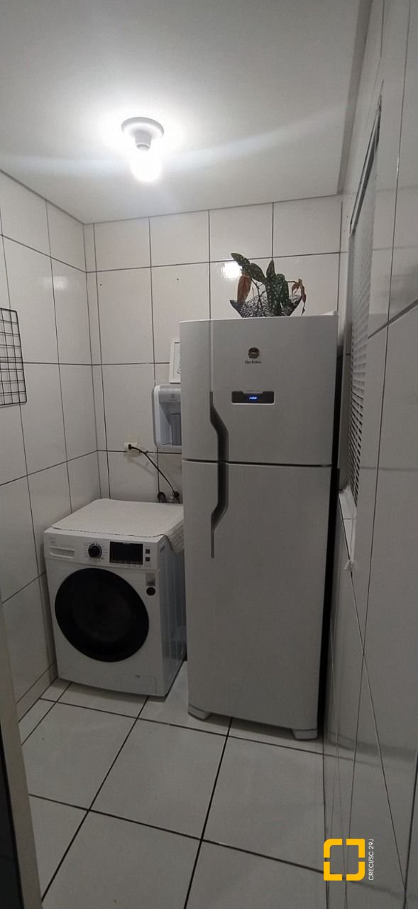 Apartamento com 74m², 3 quartos (sendo 1 suíte), 1 garagem, no bairro Forquilhinhas em São José