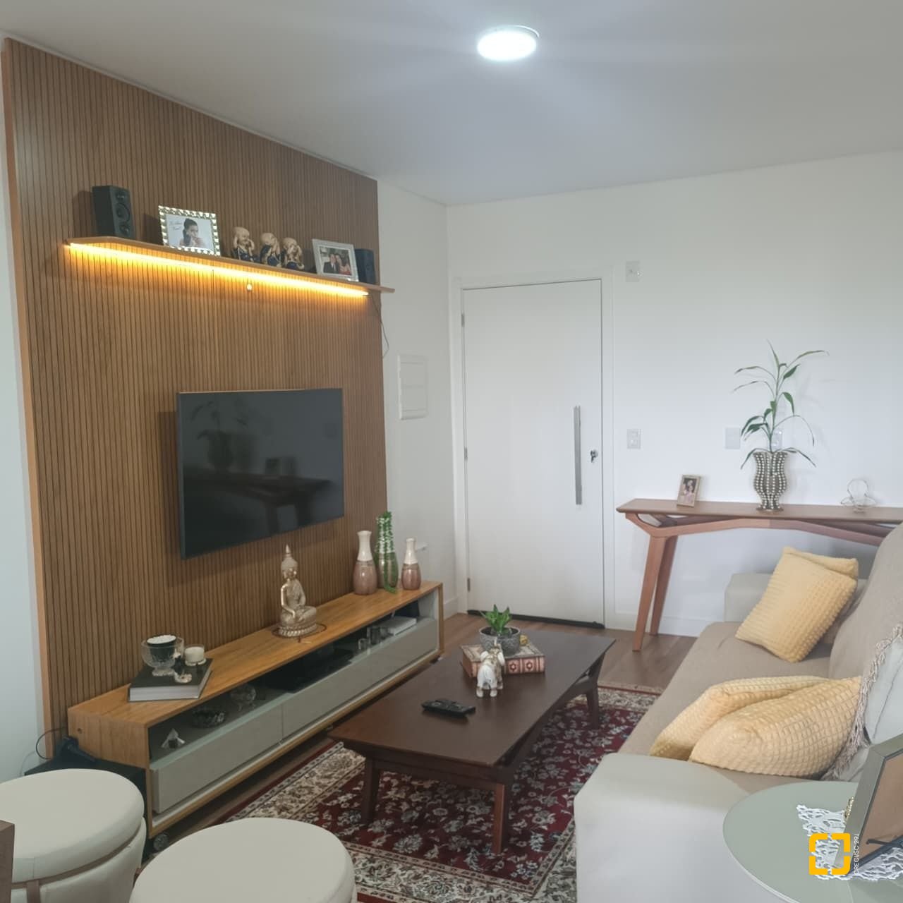 Apartamento com 81m², 3 quartos (sendo 1 suíte), 2 garagens, no bairro Ingleses do Rio Vermelho em Florianópolis