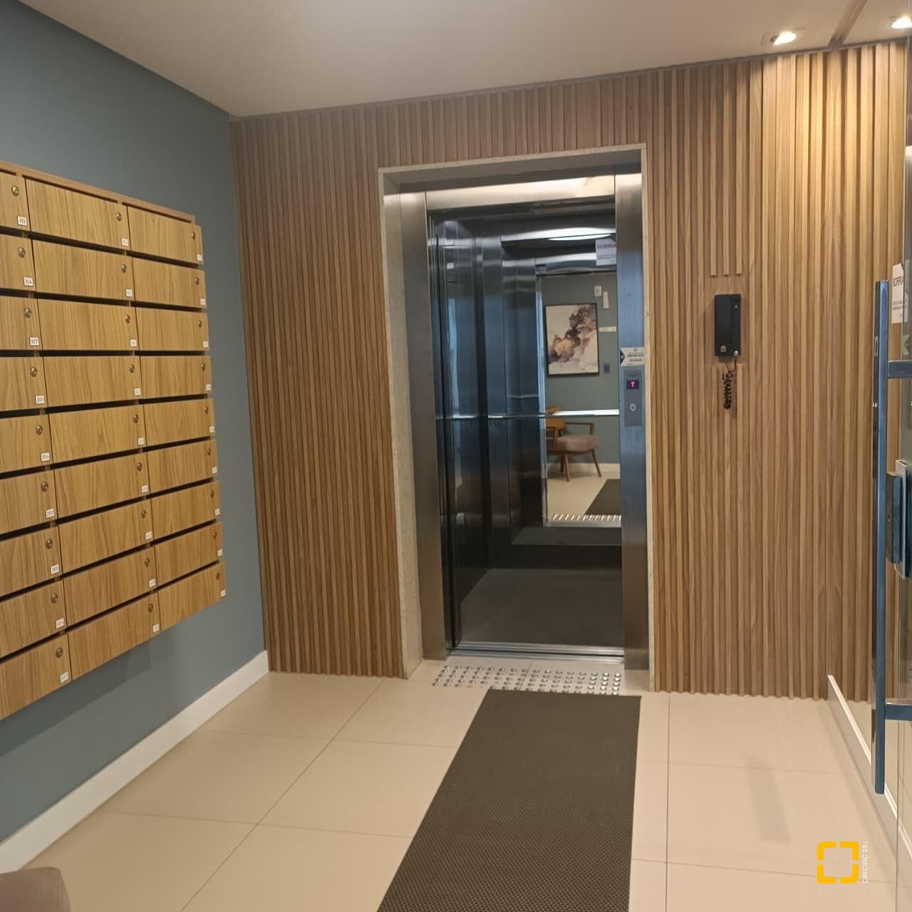 Apartamento com 81m², 3 quartos (sendo 1 suíte), 2 garagens, no bairro Ingleses do Rio Vermelho em Florianópolis