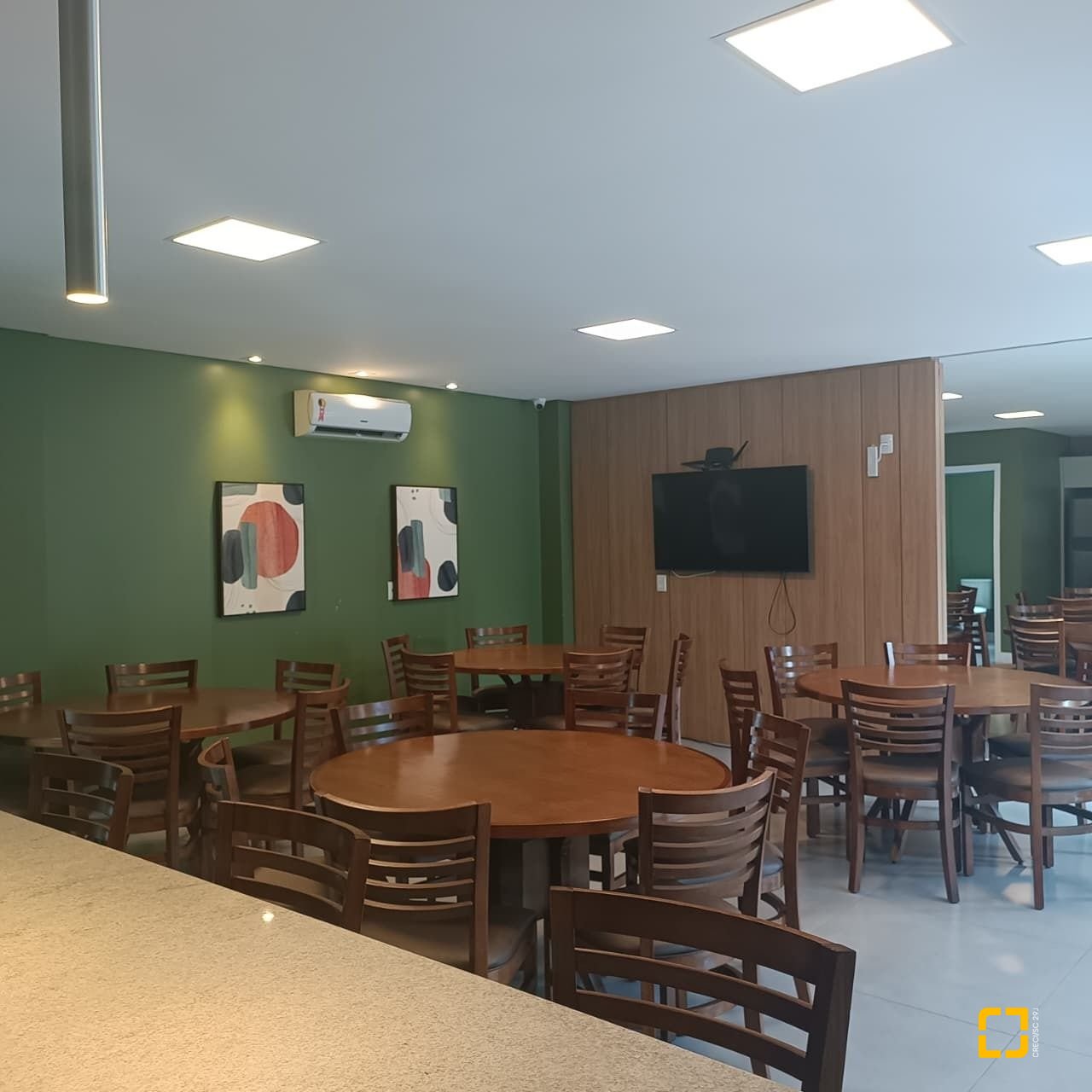 Apartamento com 81m², 3 quartos (sendo 1 suíte), 2 garagens, no bairro Ingleses do Rio Vermelho em Florianópolis