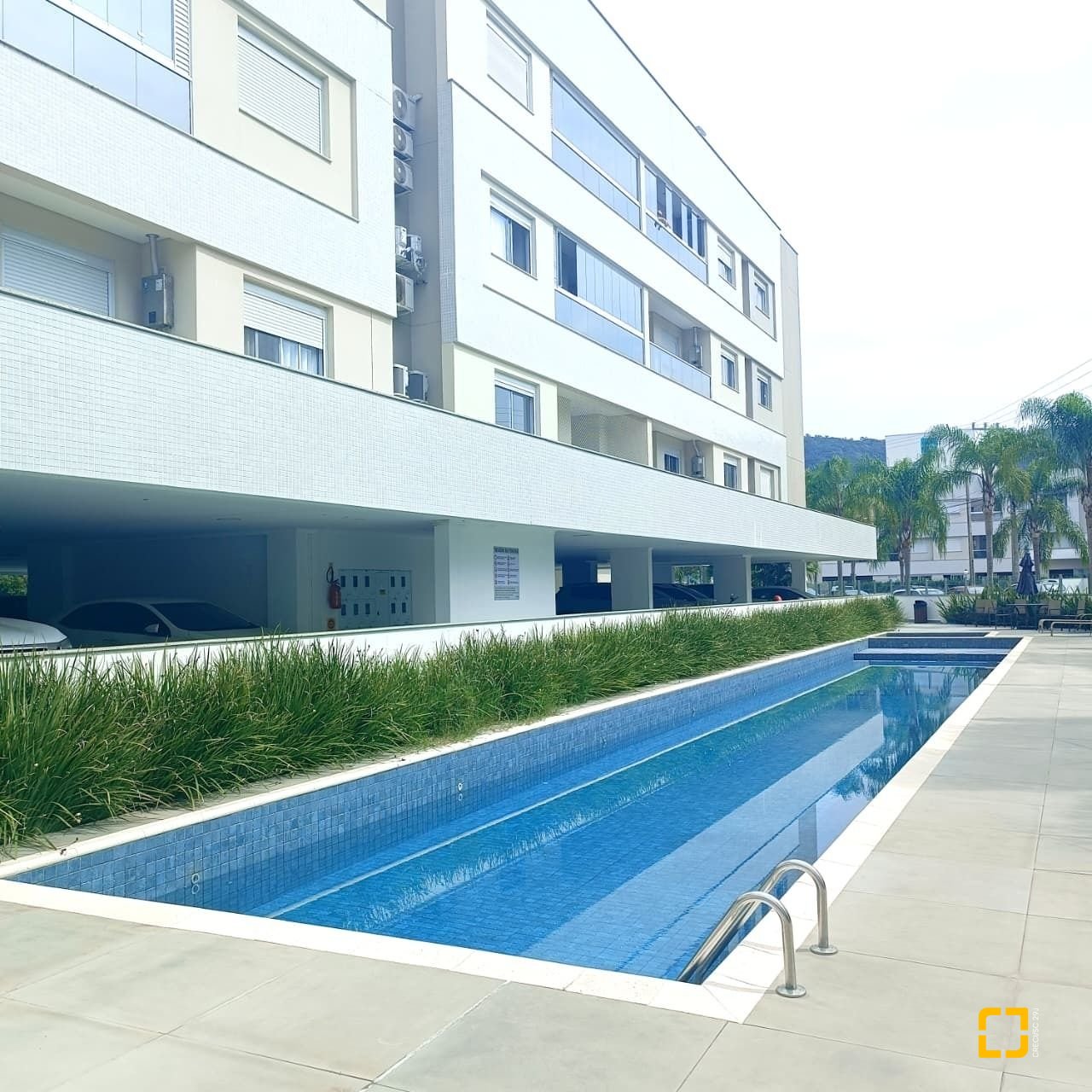 Apartamento com 81m², 3 quartos (sendo 1 suíte), 2 garagens, no bairro Ingleses do Rio Vermelho em Florianópolis