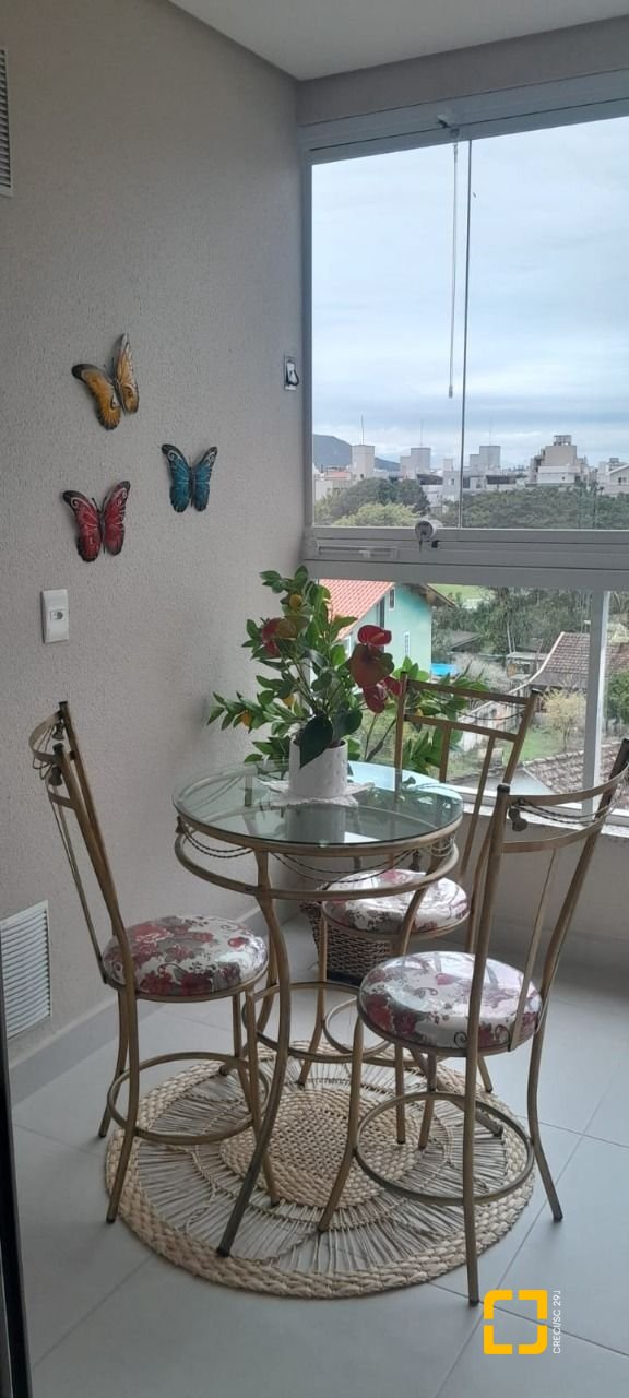 Apartamento com 81m², 3 quartos (sendo 1 suíte), 2 garagens, no bairro Ingleses do Rio Vermelho em Florianópolis