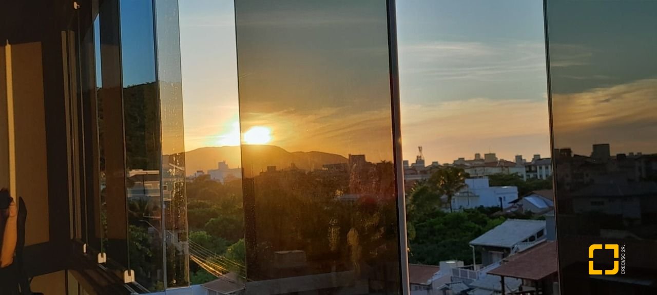 Apartamento com 81m², 3 quartos (sendo 1 suíte), 2 garagens, no bairro Ingleses do Rio Vermelho em Florianópolis