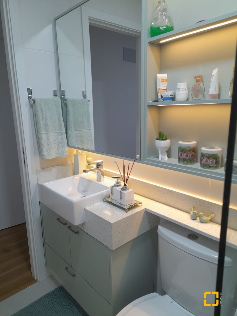 Apartamento com 81m², 3 quartos (sendo 1 suíte), 2 garagens, no bairro Ingleses do Rio Vermelho em Florianópolis
