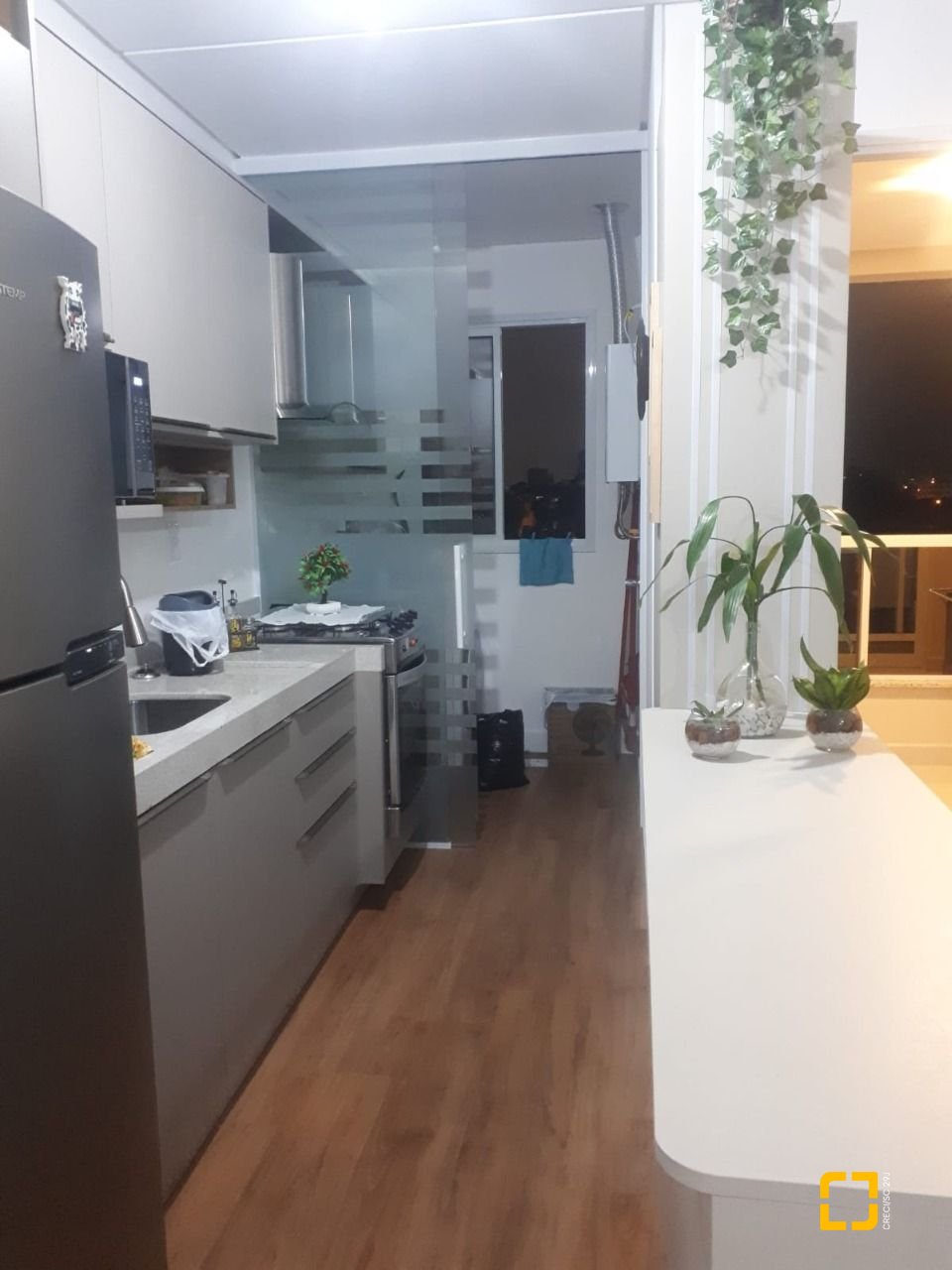 Apartamento com 81m², 3 quartos (sendo 1 suíte), 2 garagens, no bairro Ingleses do Rio Vermelho em Florianópolis