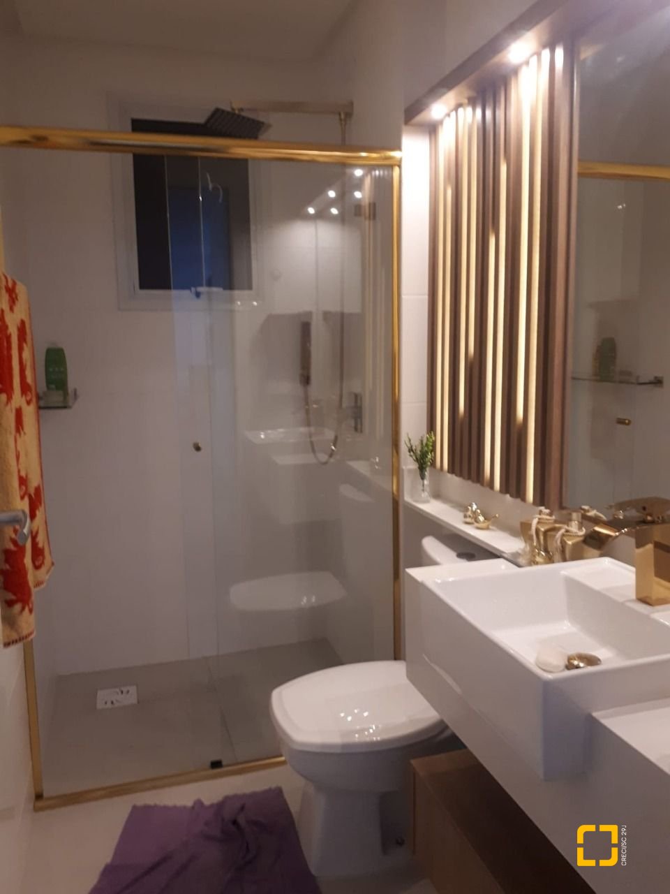 Apartamento com 81m², 3 quartos (sendo 1 suíte), 2 garagens, no bairro Ingleses do Rio Vermelho em Florianópolis