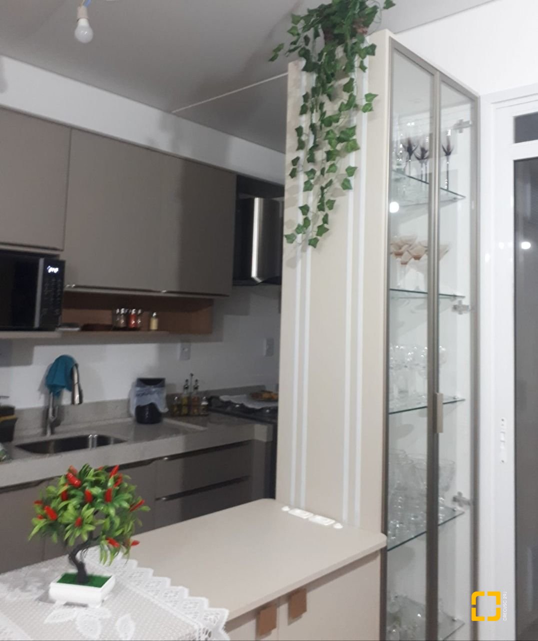 Apartamento com 81m², 3 quartos (sendo 1 suíte), 2 garagens, no bairro Ingleses do Rio Vermelho em Florianópolis