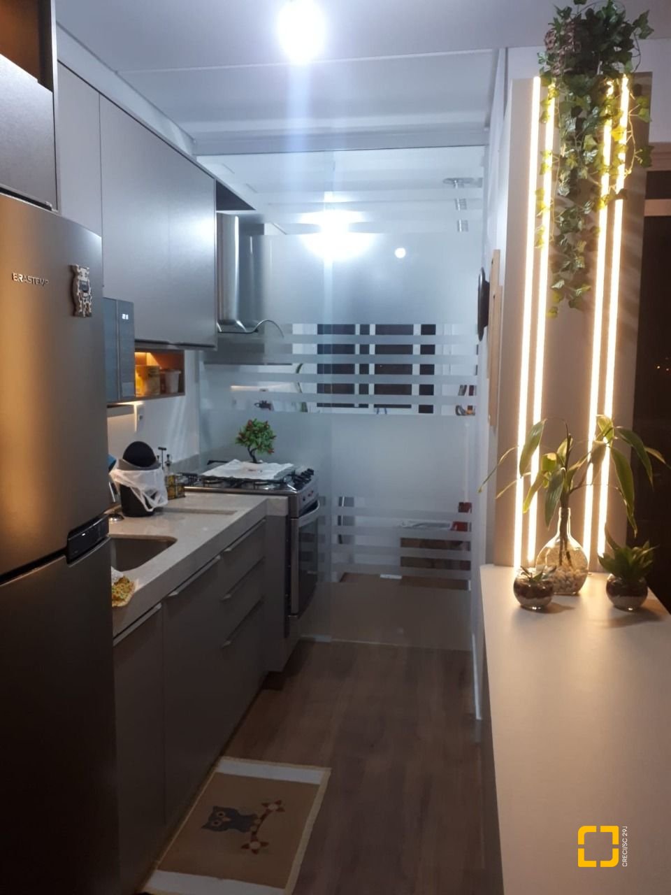 Apartamento com 81m², 3 quartos (sendo 1 suíte), 2 garagens, no bairro Ingleses do Rio Vermelho em Florianópolis
