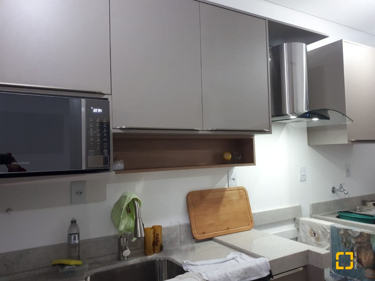 Apartamento com 81m², 3 quartos (sendo 1 suíte), 2 garagens, no bairro Ingleses do Rio Vermelho em Florianópolis