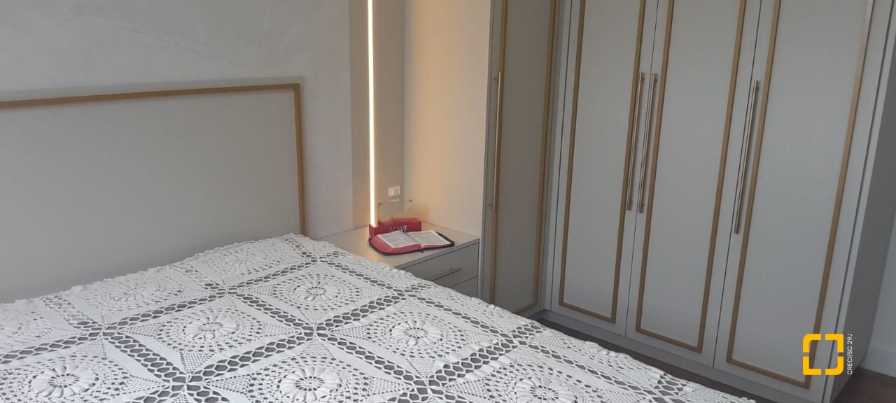 Apartamento com 81m², 3 quartos (sendo 1 suíte), 2 garagens, no bairro Ingleses do Rio Vermelho em Florianópolis
