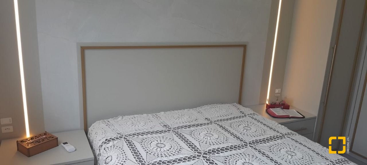 Apartamento com 81m², 3 quartos (sendo 1 suíte), 2 garagens, no bairro Ingleses do Rio Vermelho em Florianópolis
