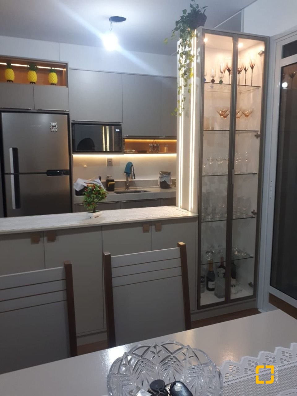 Apartamento com 81m², 3 quartos (sendo 1 suíte), 2 garagens, no bairro Ingleses do Rio Vermelho em Florianópolis