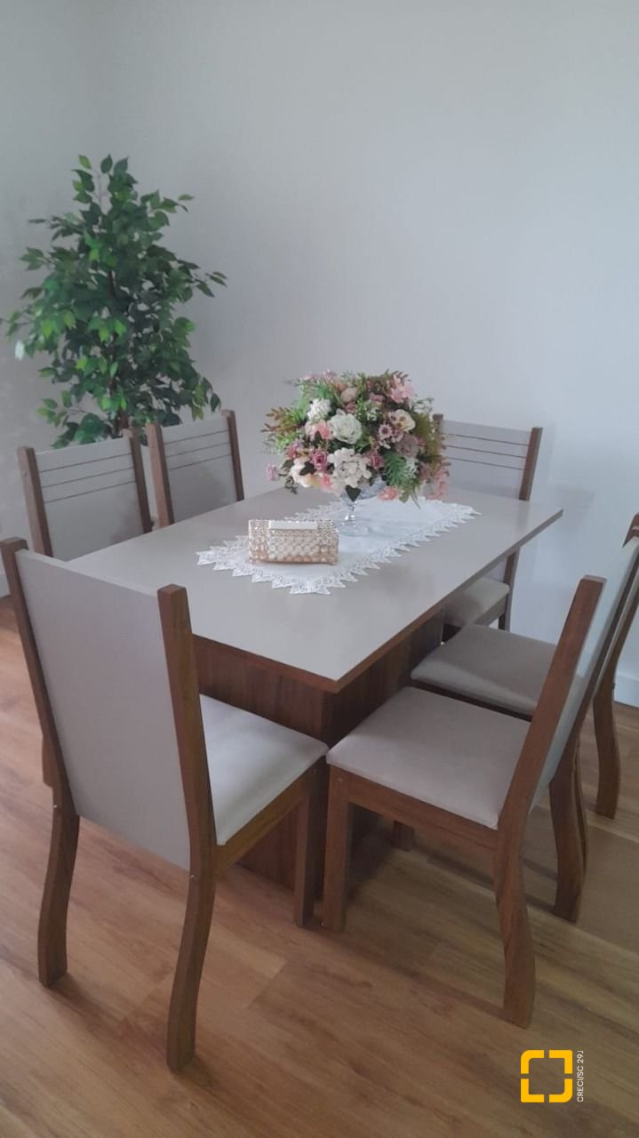 Apartamento com 81m², 3 quartos (sendo 1 suíte), 2 garagens, no bairro Ingleses do Rio Vermelho em Florianópolis