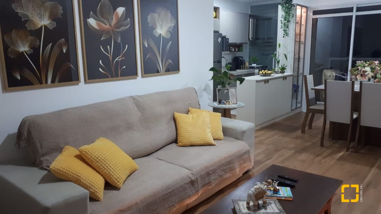Apartamento com 81m², 3 quartos (sendo 1 suíte), 2 garagens, no bairro Ingleses do Rio Vermelho em Florianópolis