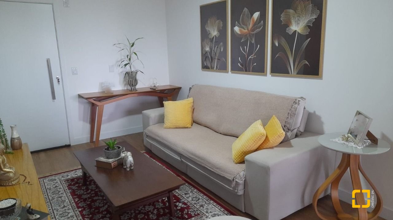 Apartamento com 81m², 3 quartos (sendo 1 suíte), 2 garagens, no bairro Ingleses do Rio Vermelho em Florianópolis