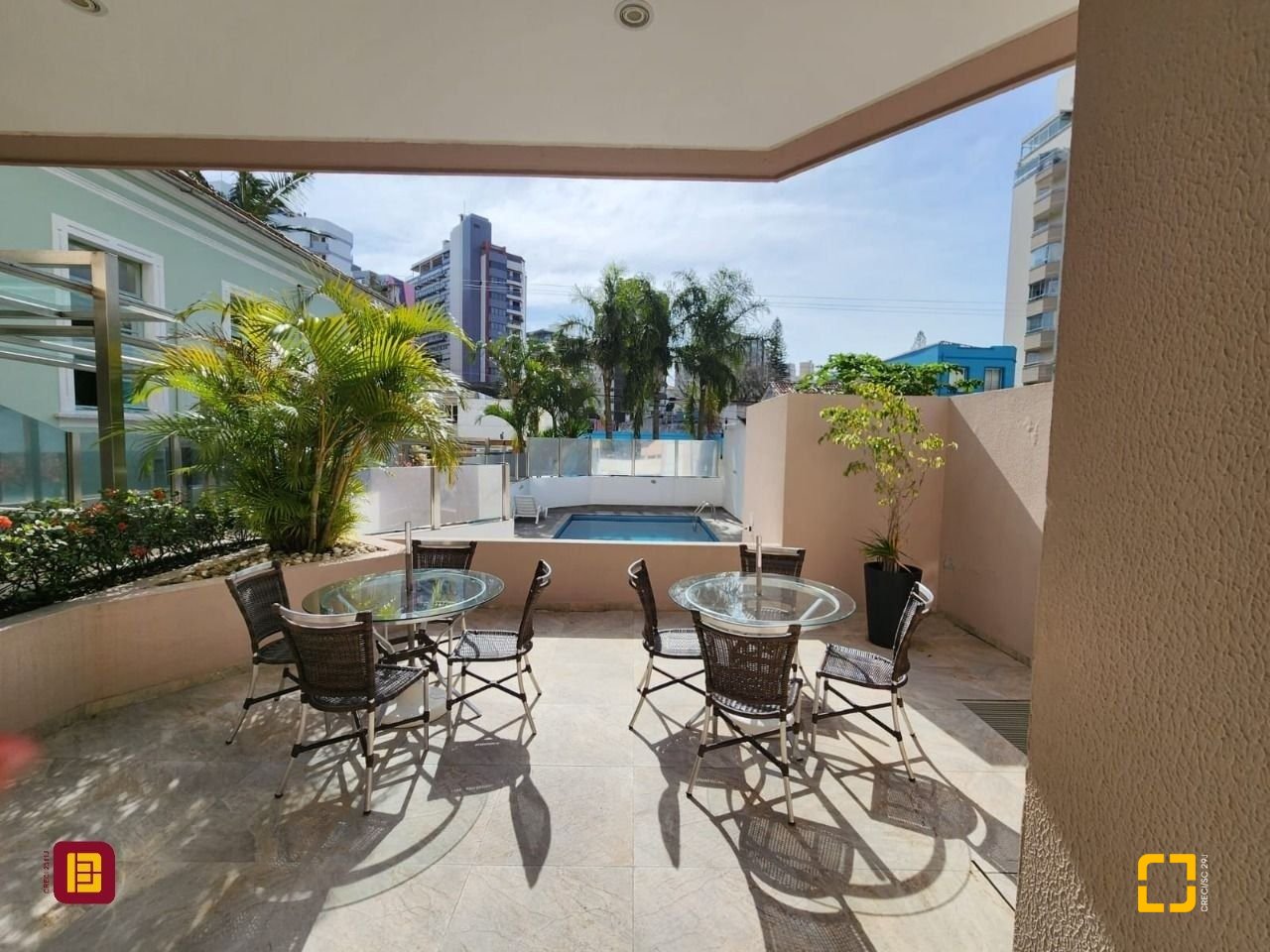 Apartamento com 65m², 2 quartos, 1 garagem, no bairro Centro em Florianópolis