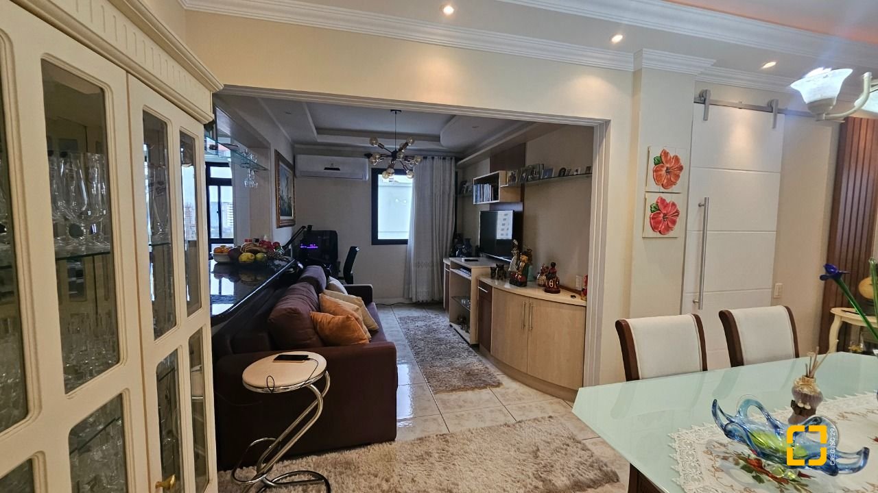Apartamento com 65m², 2 quartos, 1 garagem, no bairro Centro em Florianópolis