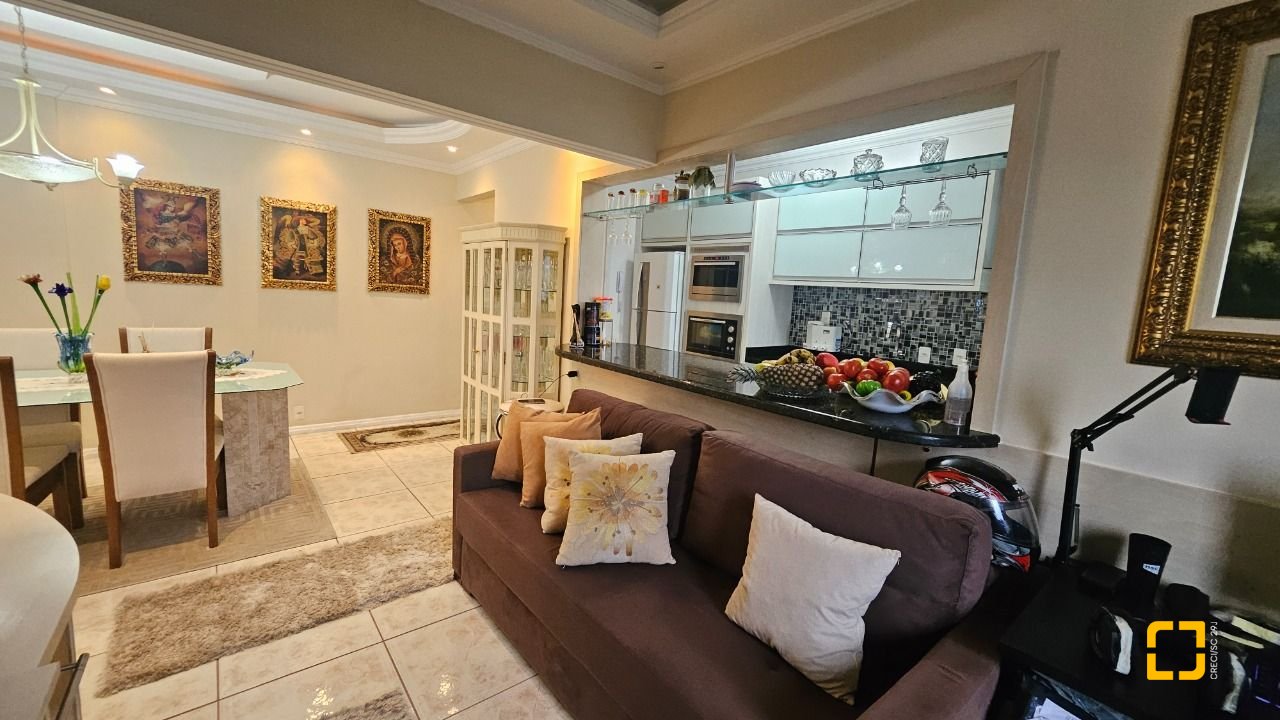 Apartamento com 65m², 2 quartos, 1 garagem, no bairro Centro em Florianópolis
