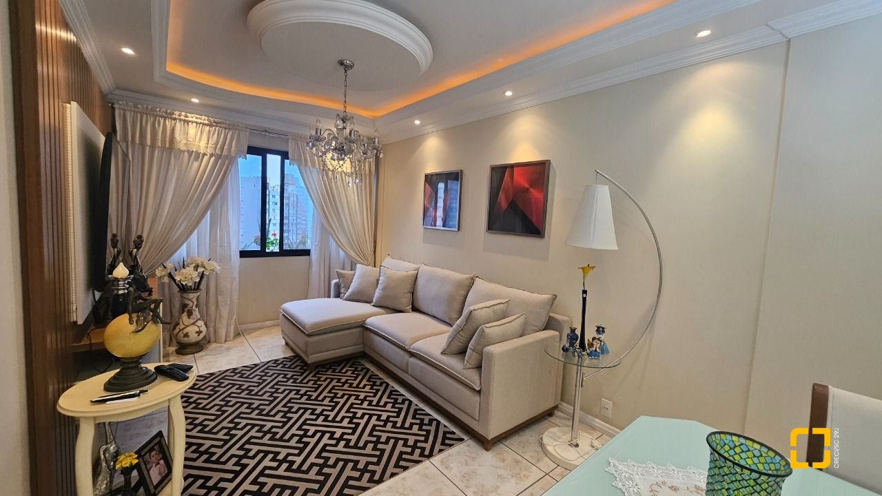 Apartamento com 65m², 2 quartos, 1 garagem, no bairro Centro em Florianópolis