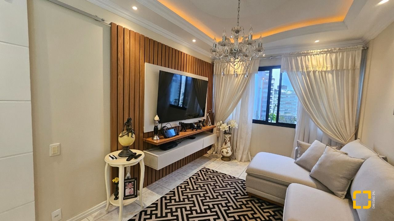 Apartamento com 65m², 2 quartos, 1 garagem, no bairro Centro em Florianópolis