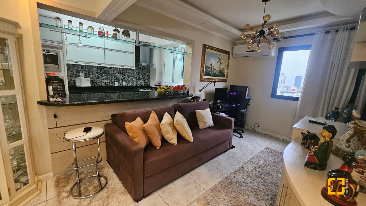 Apartamento com 65m², 2 quartos, 1 garagem, no bairro Centro em Florianópolis