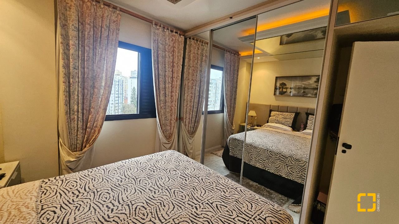 Apartamento com 65m², 2 quartos, 1 garagem, no bairro Centro em Florianópolis