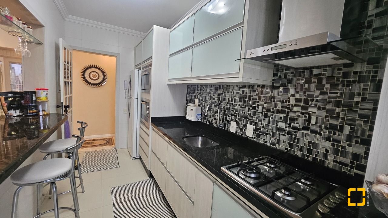 Apartamento com 65m², 2 quartos, 1 garagem, no bairro Centro em Florianópolis