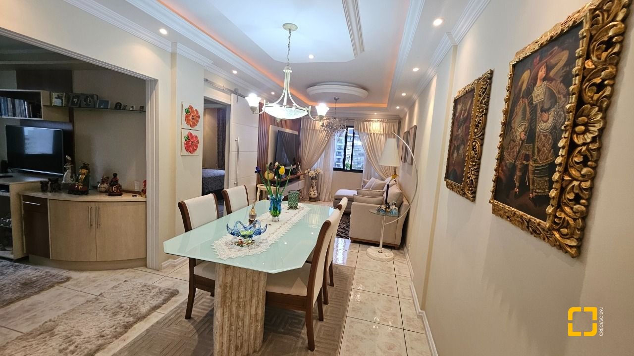 Apartamento com 65m², 2 quartos, 1 garagem, no bairro Centro em Florianópolis